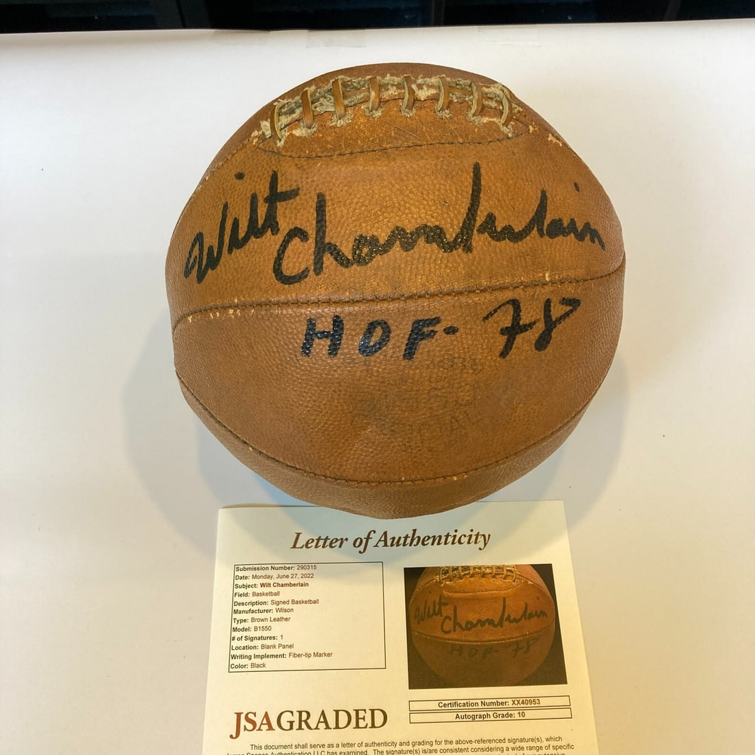 Wilt Chamberlain Signed 1960s NBA Basketball Hall Of Fame JSA GEM MINT 10: Wilt Chamberlain Signed 1960s NBA Basketball Hall Of Fame JSA GEM MINT 10 Own a piece of basketball history with this original 1960's NBA game-used basketball signed and inscribed by the legendary Wil