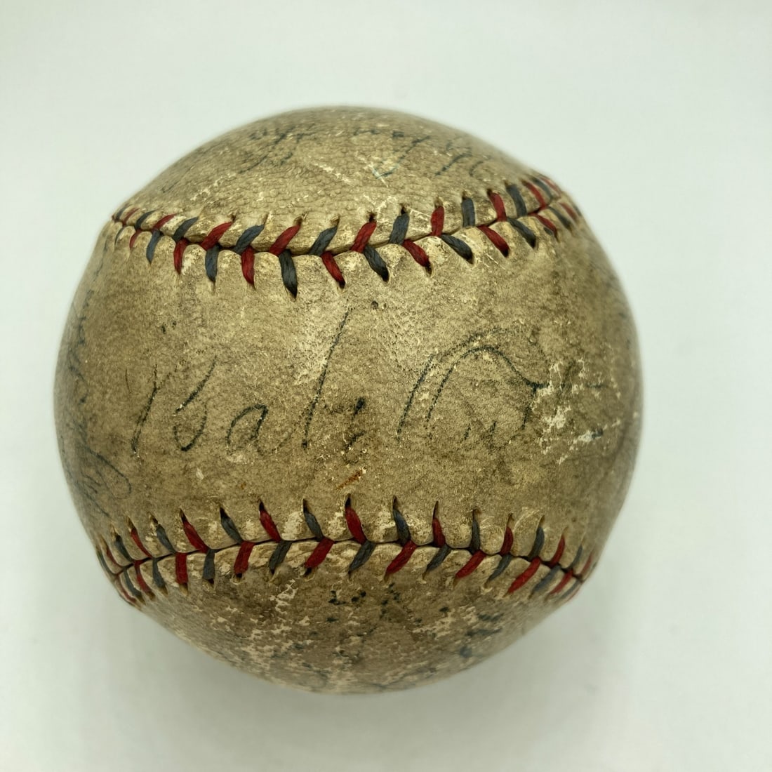 1927 Yankees Team Signed Baseball Babe Ruth Lou Gehrig PSA DNA COA: 1927 Yankees Team Signed Baseball Babe Ruth Lou Gehrig PSA DNA COA This rare 1927 New York Yankees World Champions team-signed baseball is a must-have for any baseball enthusiast. Featuring 20 signatu
