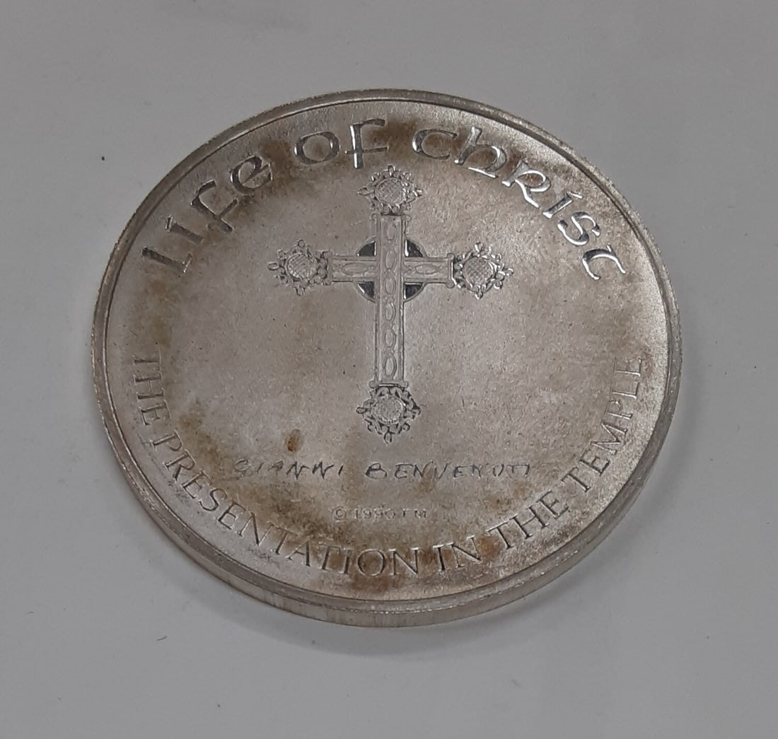 Sterling Silver Life of Christ Medal Presentation in Temple by Benvenuti: Sterling Silver Life of Christ Medal Presentation in Temple by Benvenuti This Franklin Mint Life of Christ .925 silver medal features artwork by Gianni Benvenuti and depicts the Presentation in the Te