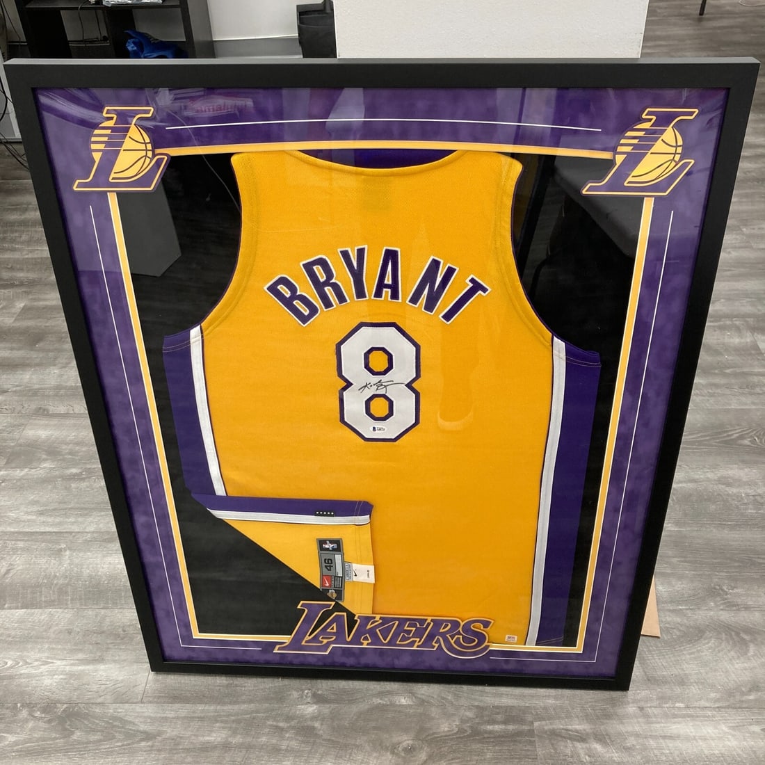 Kobe Bryant Signed 1999 Game Issued Lakers Jersey Framed with Beckett COA (1 of 13)