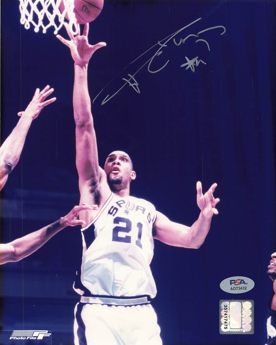 Tim Duncan Autographed 8x10 Photo PSA/DNA San Antonio Spurs: Tim Duncan Autographed 8x10 Photo PSA/DNA San Antonio Spurs This professionally printed 8x10 photograph features the autograph of Tim Duncan, a legendary player for the San Antonio Spurs. The signatur