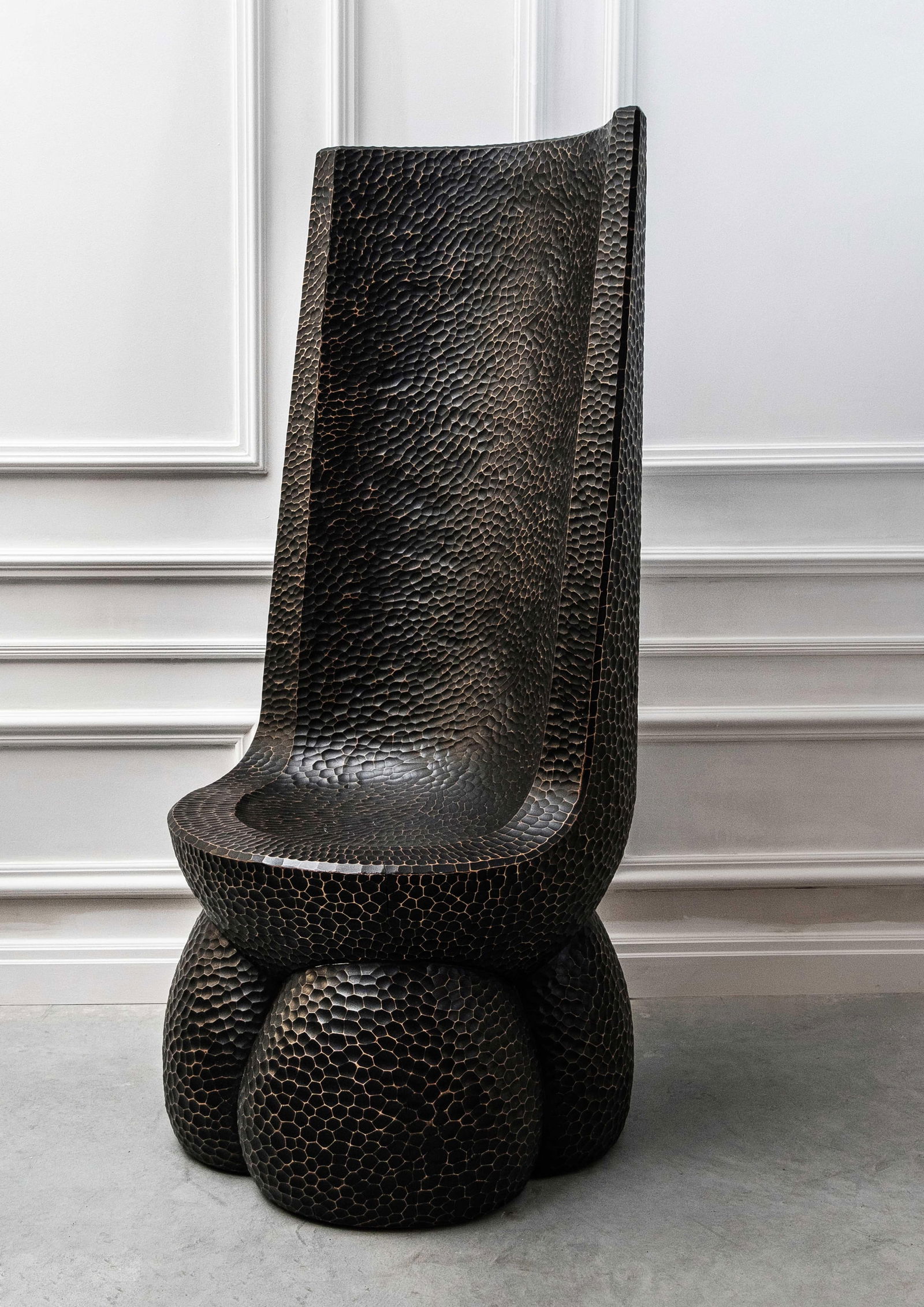 Grigorii Gorkovenko EMPEROR Sculptural Chair in Black Cedar 2018: Grigorii Gorkovenko EMPEROR Sculptural Chair in Black Cedar 2018 Introducing the "EMPEROR" Sculptural Chair, a striking piece designed by Grigorii Gorkovenko in 2018. This contemporary chair is expert