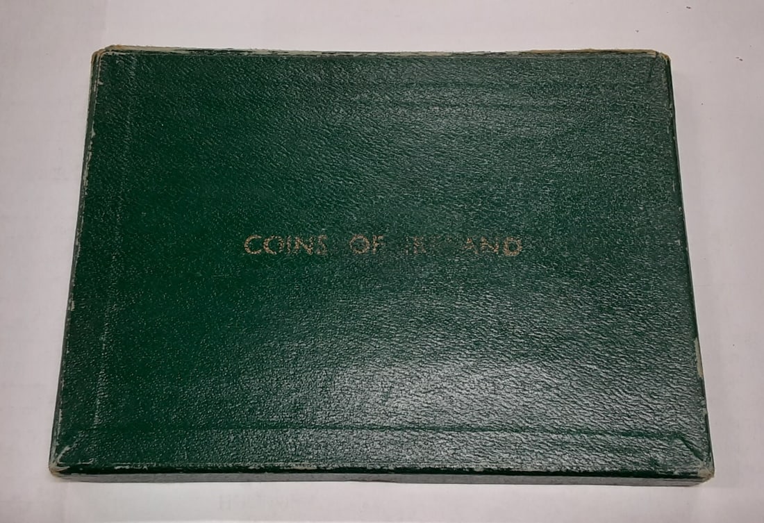 Ireland 8-Piece Uncirculated Coin Set 1952-1956 in Original Box: Ireland 8-Piece Uncirculated Coin Set 1952-1956 in Original Box This is a government-issued uncirculated 8-coin set from Ireland, featuring mixed dates between 1952 and 1956. Each coin is in brilliant