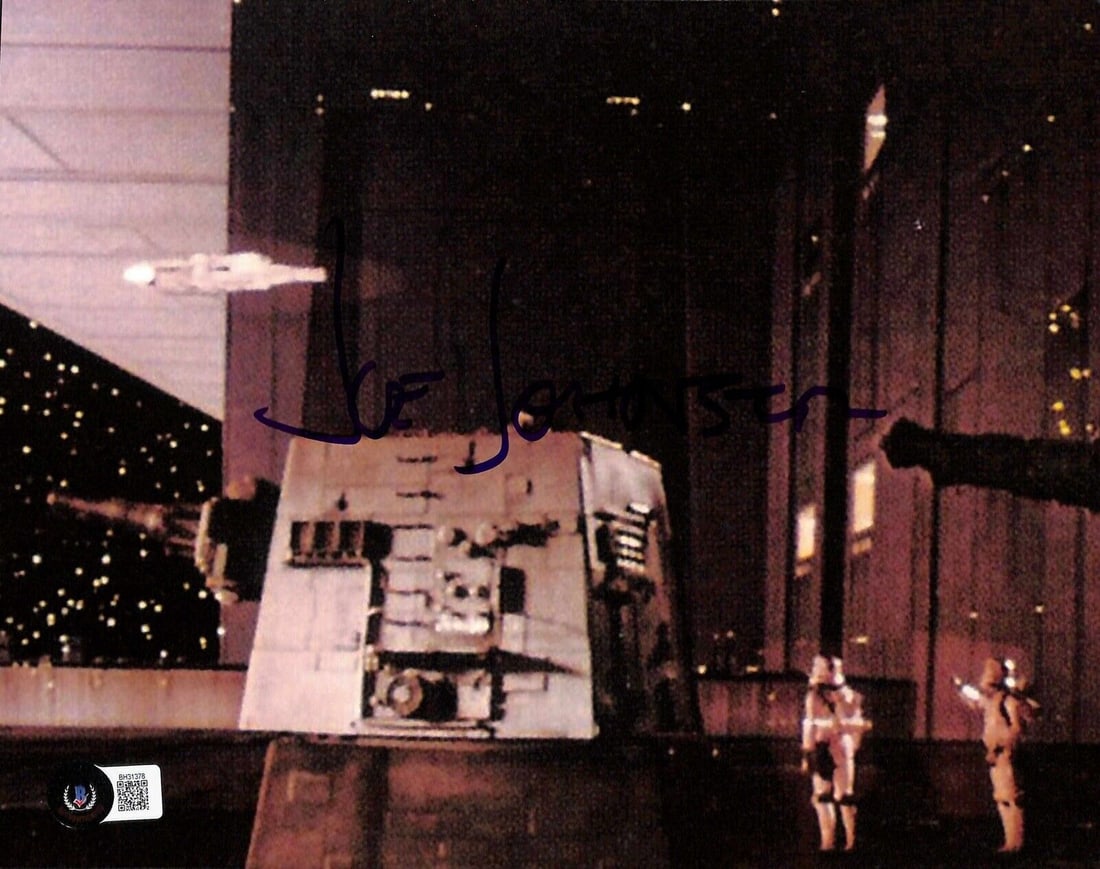 8x10 Star Wars Spacetrooper Photo Signed by Joe Johnston Beckett Authenticated: 8x10 Star Wars Spacetrooper Photo Signed by Joe Johnston Beckett Authenticated This is an autographed 8x10 photograph signed by Joe Johnston, known for his work on "Star Wars: A New Hope." The autogra