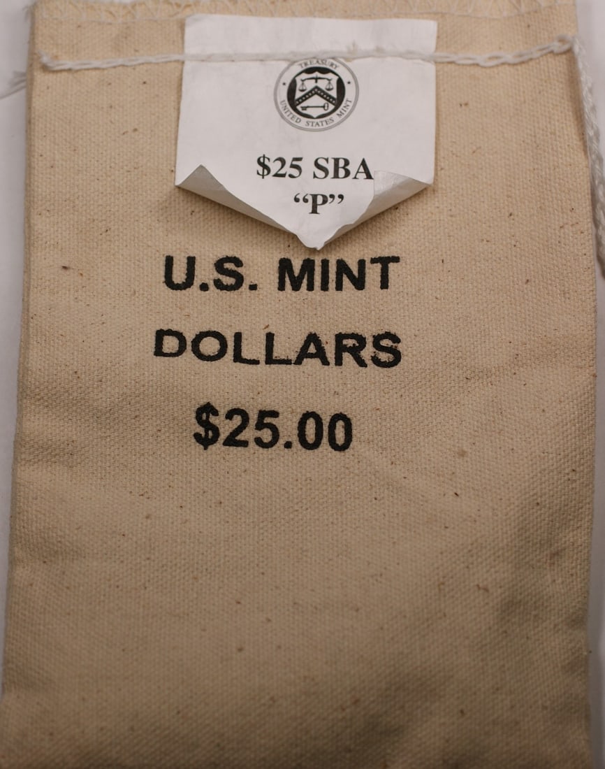 25 Uncirculated 1999-P Susan B Anthony Dollars in Official Mint Bag: 25 Uncirculated 1999-P Susan B Anthony Dollars in Official Mint Bag This lot includes 25 brilliant uncirculated 1999-P Susan B. Anthony Dollar coins, each sealed in the official mint bag. These coins