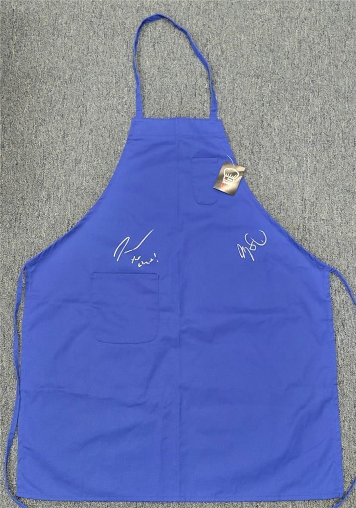 Jeremy Allen White Signed The Bear Apron Authenticated by Beckett: Jeremy Allen White Signed The Bear Apron Authenticated by Beckett This is an authentic signed apron from the popular show 'The Bear', featuring the autographs of Jeremy Allen White and Ayo Edibiri. Th