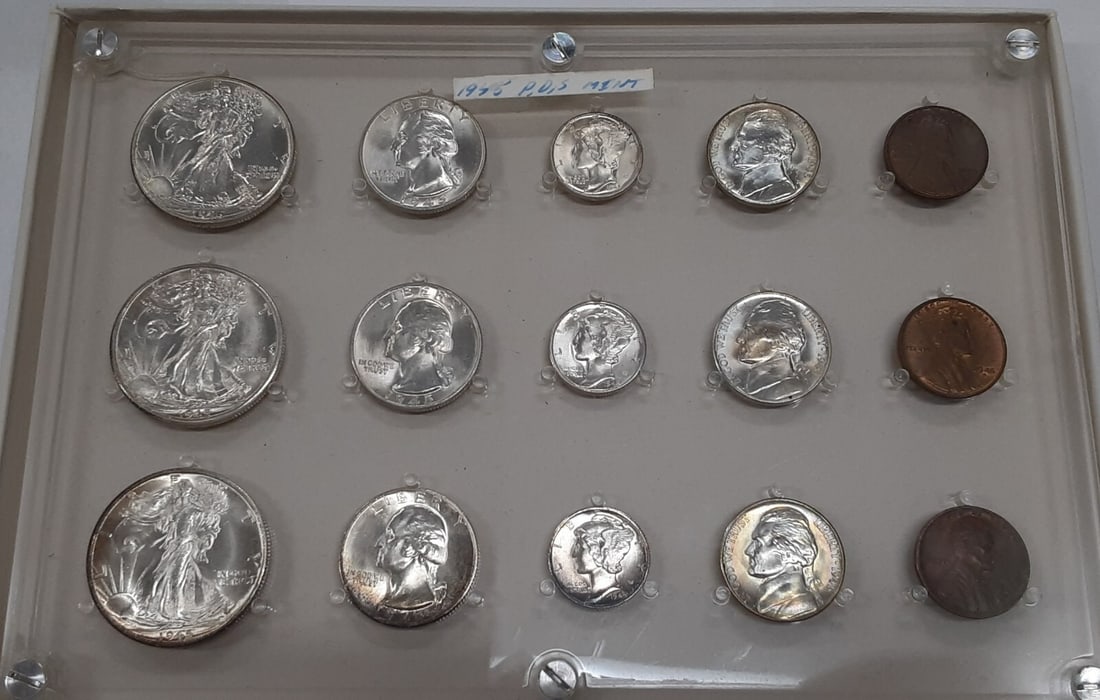 15-piece 1945 US Uncirculated Coin Collection in Seitz Holder PD&S Mints: 15-piece 1945 US Uncirculated Coin Collection in Seitz Holder PD&S Mints This is a 1945 United States uncirculated coin set containing 15 coins from the Philadelphia, Denver, and San Francisco mints.