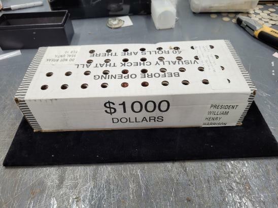 Sealed Box of 1000 2009-P William H. Harrison $1 Presidential Coins Uncirculated: Sealed Box of 1000 2009-P William H. Harrison $1 Presidential Coins Uncirculated This is a sealed box containing 1,000 uncirculated 2009-P William Henry Harrison Presidential $1 coins. The coins are m