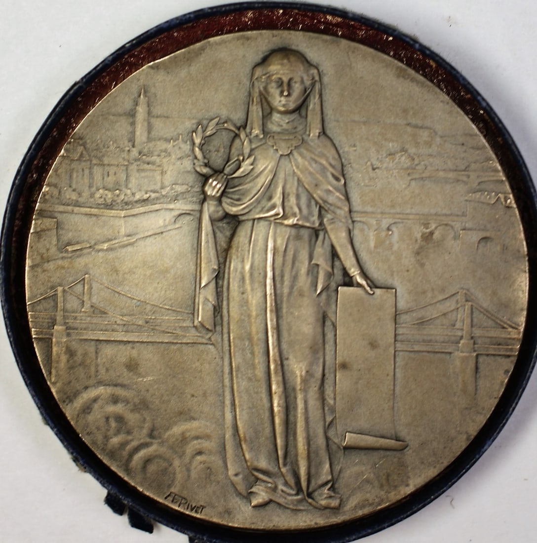 Uncirculated Silver Medal French Republic D'etudes Primaires Toulouse (1 of 3)