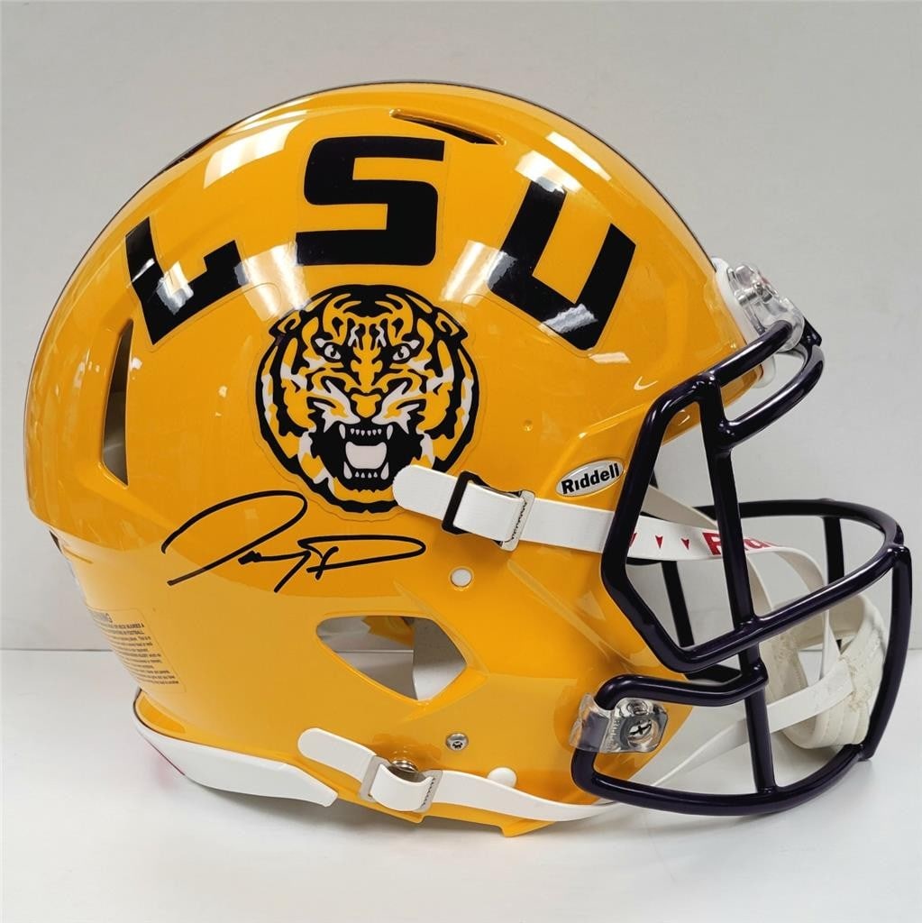 LSU Tigers full size authentic helmet autographed by Jayden Daniels Fanatics authenticated: LSU Tigers full size authentic helmet autographed by Jayden Daniels Fanatics authenticated This is a pre-owned LSU Tigers full size authentic Speed helmet, personally signed by Jayden Daniels. The aut
