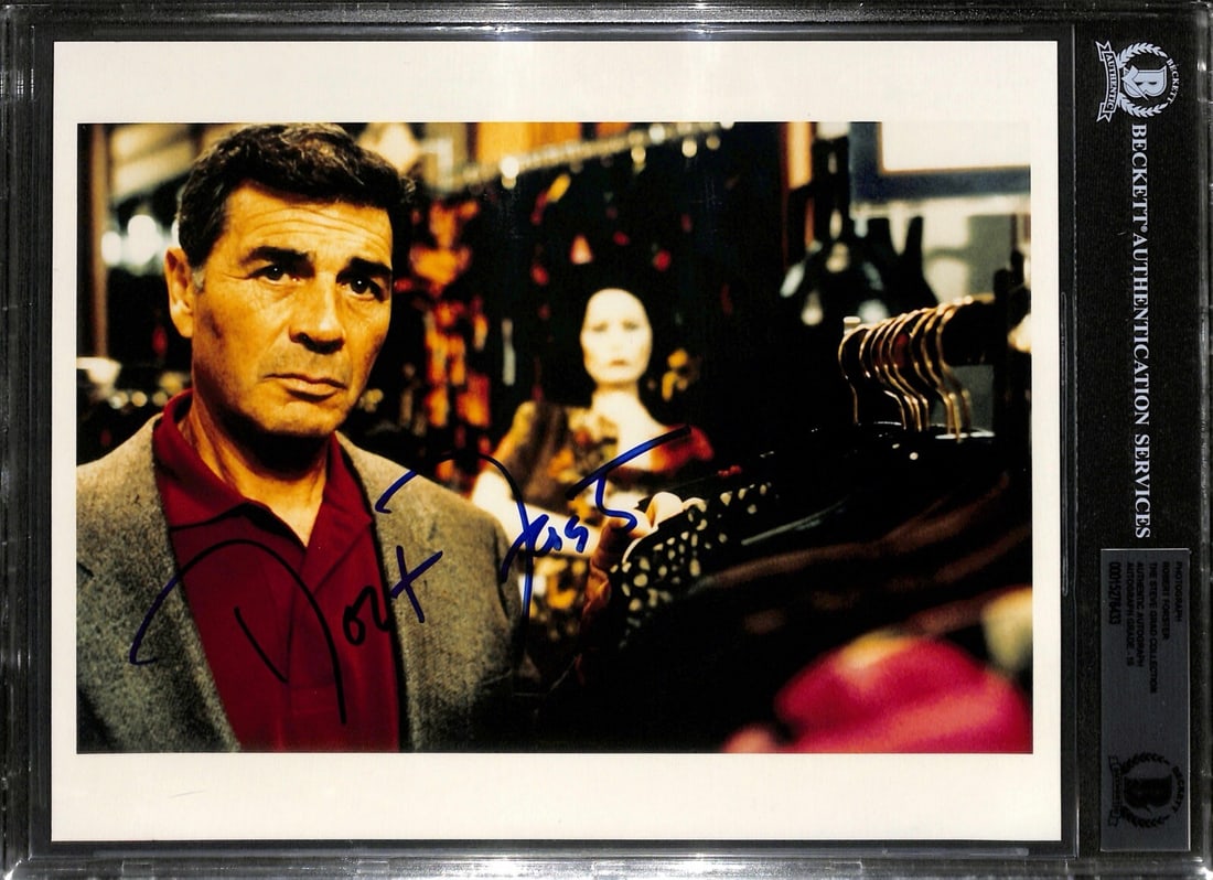 Robert Forster Signed 8x10 Jackie Brown Photo Beckett Grade 10: Robert Forster Signed 8x10 Jackie Brown Photo Beckett Grade 10 This autographed 8x10 photograph features Robert Forster, renowned for his role as Max Cherry in the movie Jackie Brown, for which he rec