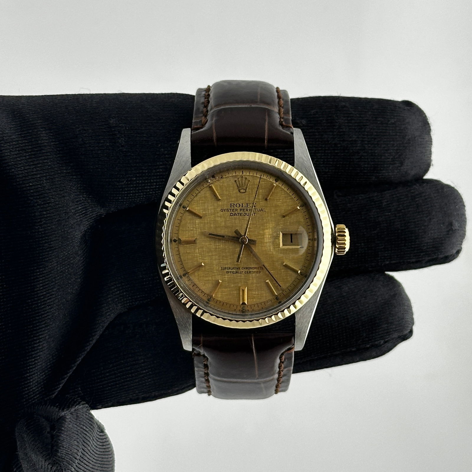 Datejust 1601 Gold Linen Dial Watch With Aftermarket Leather Strap (1 of 3)