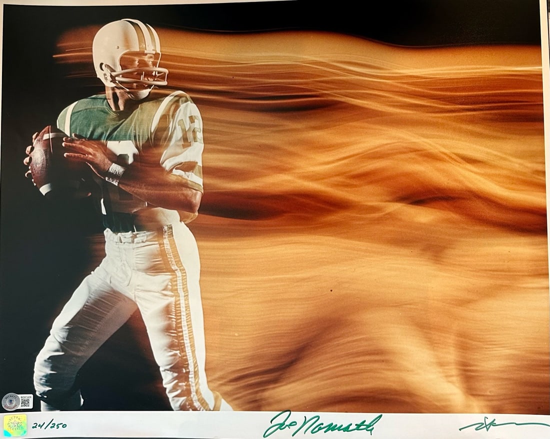 Joe Namath Neil Leifer Limited Edition Signed 16x20 Photo Beckett Authenticated 24/250: Joe Namath Neil Leifer Limited Edition Signed 16x20 Photo Beckett Authenticated 24/250 This striking 16x20 limited edition print (#24/250) features New York Jets legend Joe Namath, beautifully capture