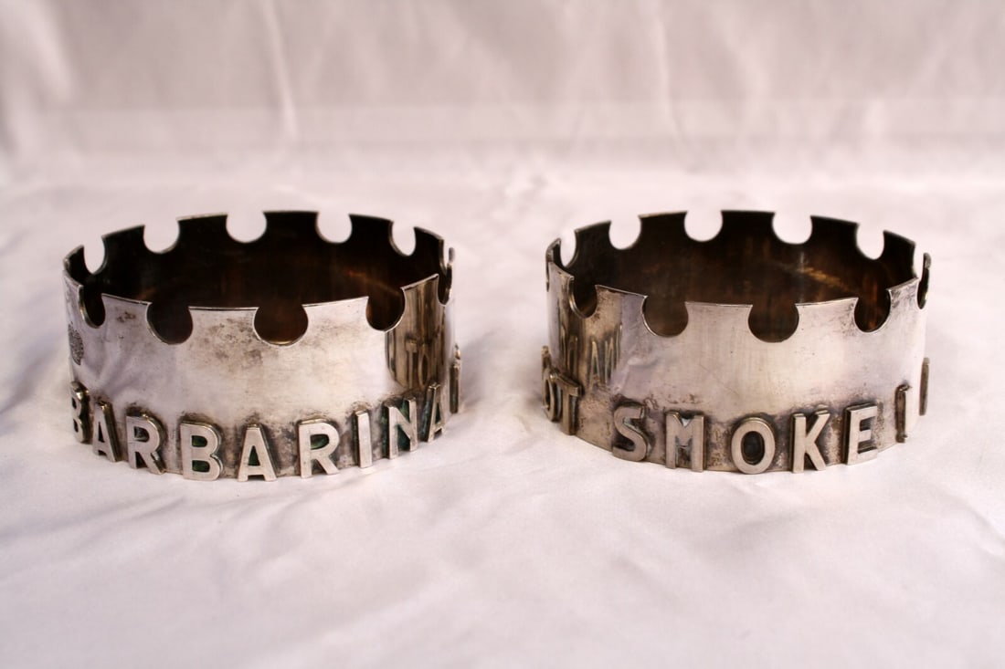 Exquisite 1930 Hand Hammered 800 Silver Ashtrays from David Copley Estate: Exquisite 1930 Hand Hammered 800 Silver Ashtrays from David Copley Estate This exquisite pair of 800 hand-hammered silver ashtrays dates back to 1930 and originates from the Estate of David Copley in