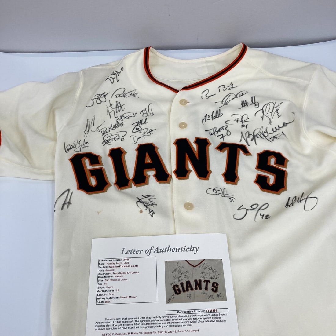2008 San Francisco Giants Team Signed Jersey 25 Autographs JSA COA: 2008 San Francisco Giants Team Signed Jersey 25 Autographs JSA COA Celebrate the legacy of the 2008 San Francisco Giants with this authentic team-signed Majestic jersey. This size 44 jersey features t