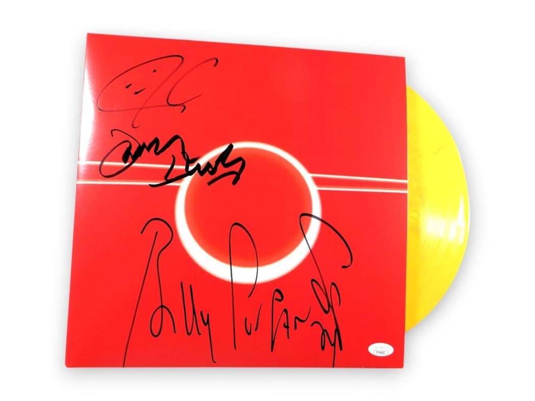 Smashing Pumpkins Signed Album Cover Corgan Chamberlin Iha JSA Authenticated: Smashing Pumpkins Signed Album Cover Corgan Chamberlin Iha JSA Authenticated This is an original autographed album cover by the iconic band Smashing Pumpkins, featuring the signatures of lead vocalist