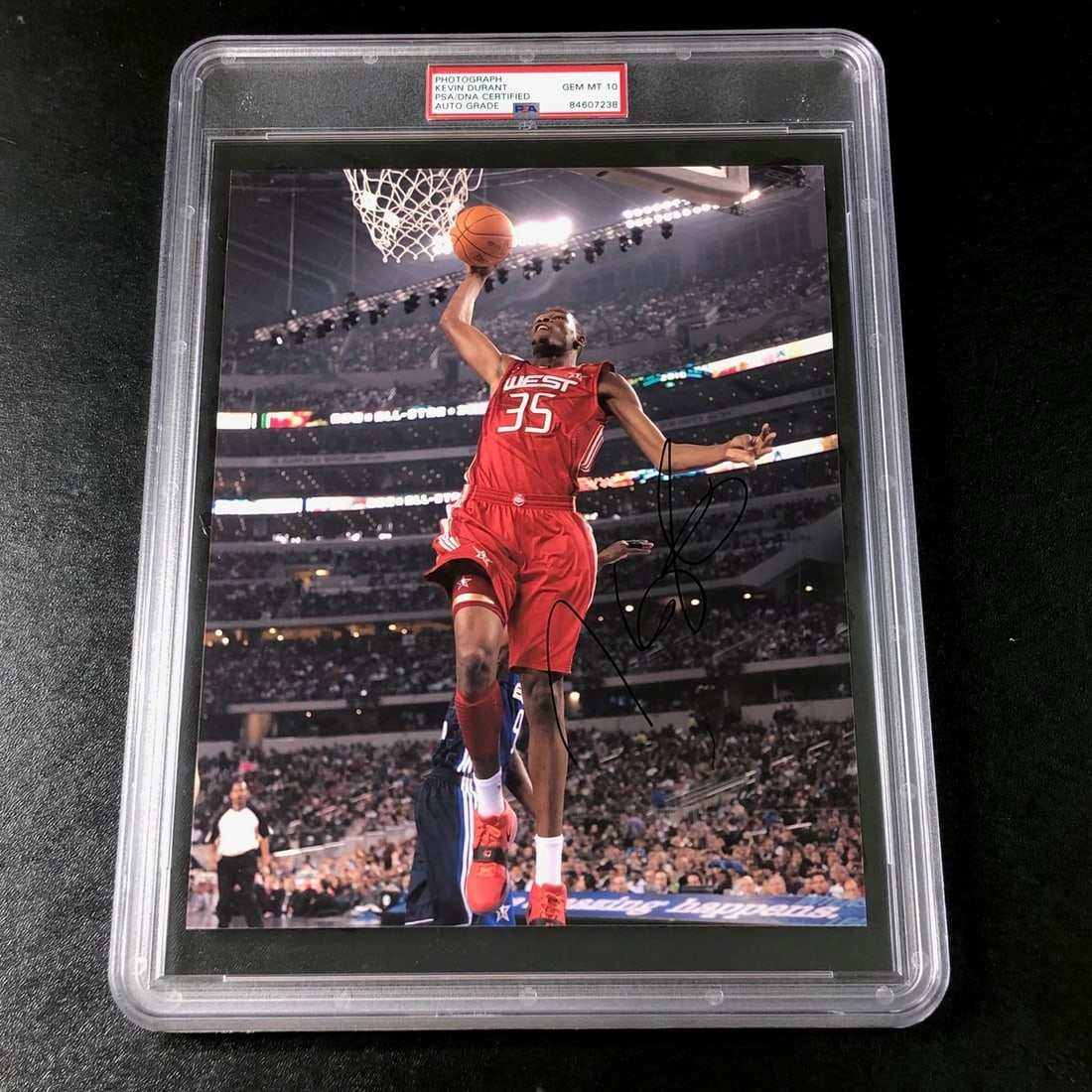 Kevin Durant Signed 8x10 Photo PSA/DNA Gem Mint Autograph: Kevin Durant Signed 8x10 Photo PSA/DNA Gem Mint Autograph This is an original 8x10 photo autographed by NBA superstar Kevin Durant, encapsulated and authenticated by PSA/DNA, ensuring its authenticity