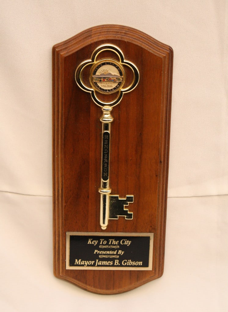 Gold Plated Key of Henderson Presented to Tony Curtis (1 of 7)