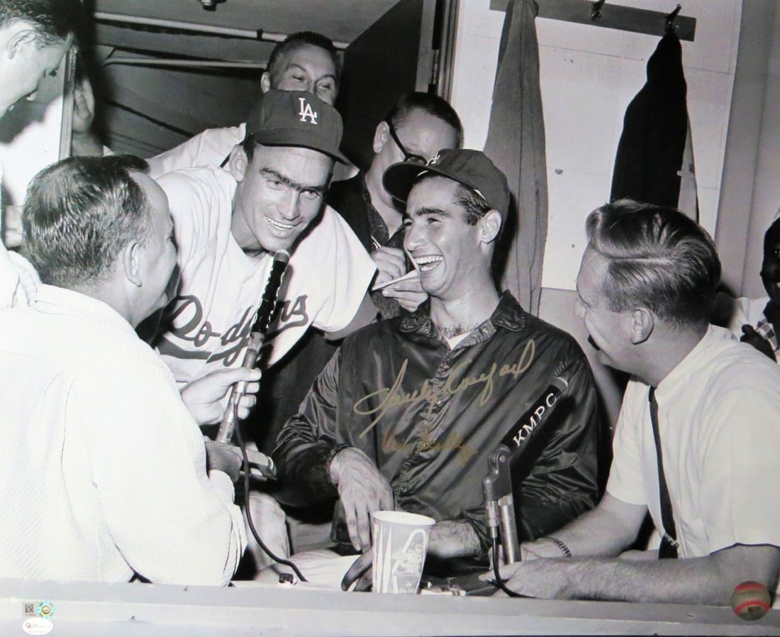 Sandy Koufax Vin Scully Dual Signed 16X20 Dodgers Photo Online Authentics: Sandy Koufax Vin Scully Dual Signed 16X20 Dodgers Photo Online Authentics Celebrate the legendary duo of Sandy Koufax and Vin Scully with this dual autographed 16x20 photo. This original piece capture