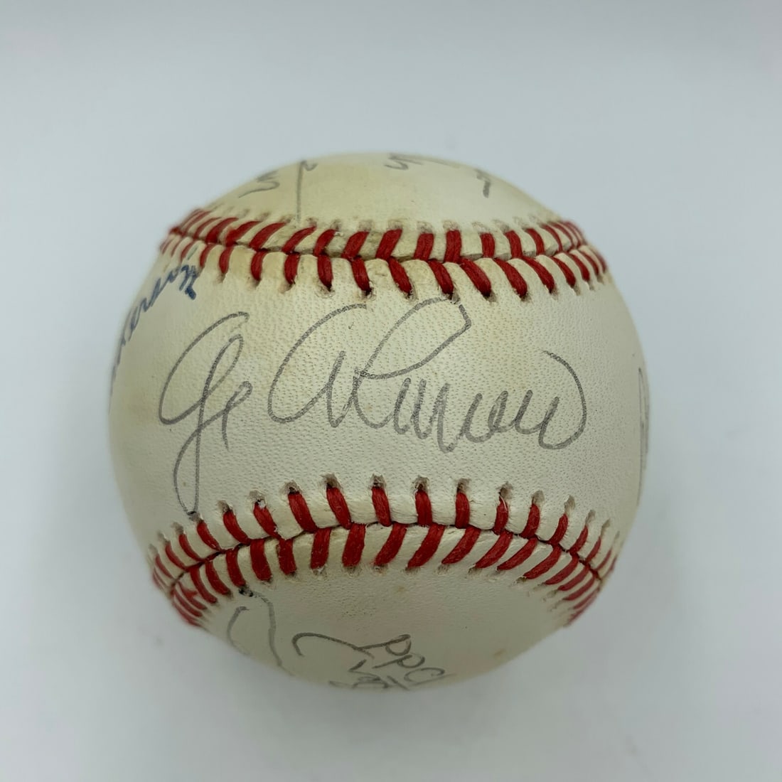 Rare Night Of The Living Dead Signed Baseball JSA COA Autographed by Romero and Cast: Rare Night Of The Living Dead Signed Baseball JSA COA Autographed by Romero and Cast This is a very rare Official National League Baseball signed by the legendary cast of George A. Romero's iconic fil