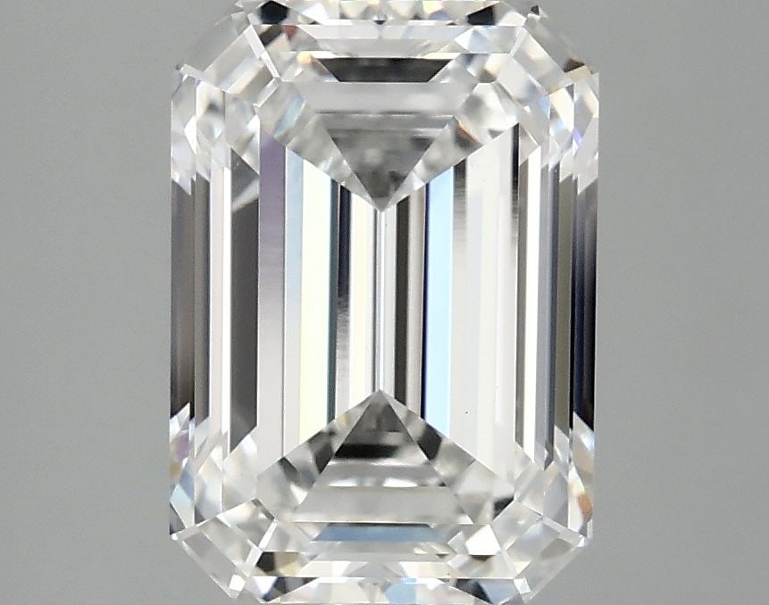 Loose Diamond - EMERALD 3.1ct E VS1: Loose Diamond - EMERALD 3.1ct E VS1 Source: This is a real non-mined Diamond that has been grown in a lab Shape: EMERALD Carats: 3.1 Color: E Clarity: VS1 Certification: IGI Video: Video Link