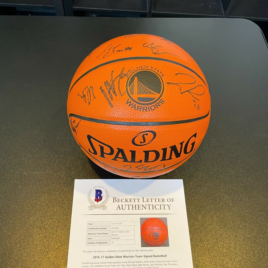 Golden State Warriors 2016-17 Team Signed NBA Game Ball Beckett Authenticated: Golden State Warriors 2016-17 Team Signed NBA Game Ball Beckett Authenticated This is an official NBA Spalding game basketball signed by 19 members of the 2016-17 Golden State Warriors, the NBA Champi