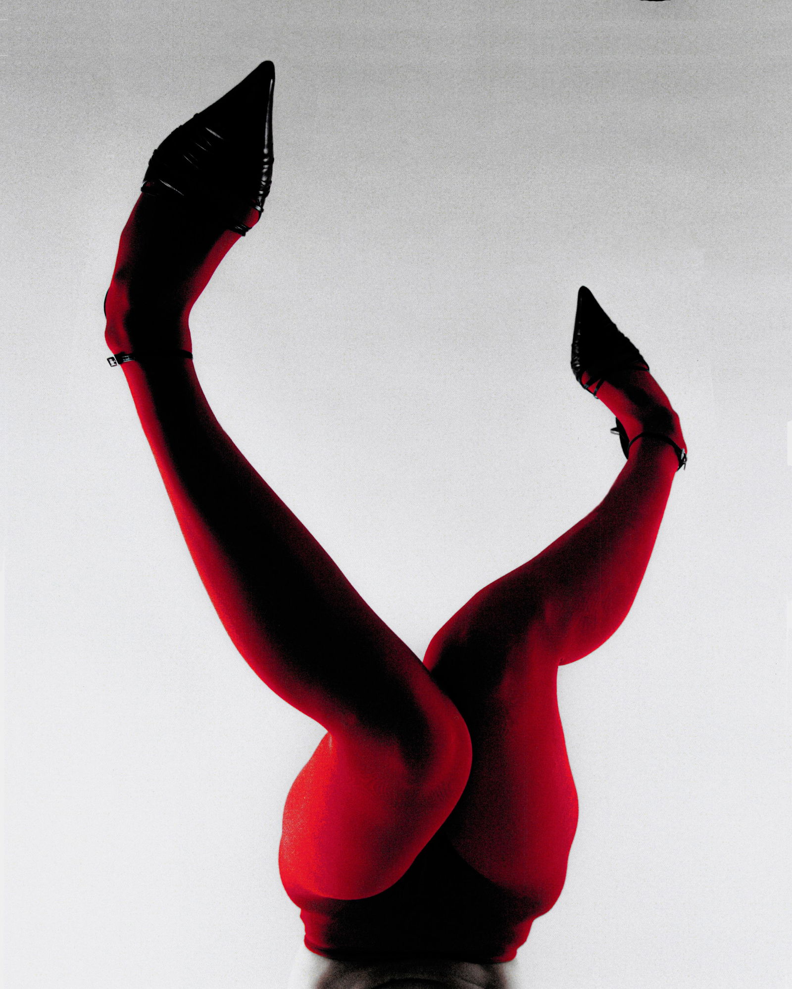 Contract Photography 39 x 31 Edition of 7 by Kseniya Vashchenko: Contract Photography 39 x 31 Edition of 7 by Kseniya Vashchenko "Contract" is a striking piece of contemporary photography by Kseniya Vashchenko, measuring 39" x 31". Created in 2022, this digital pig