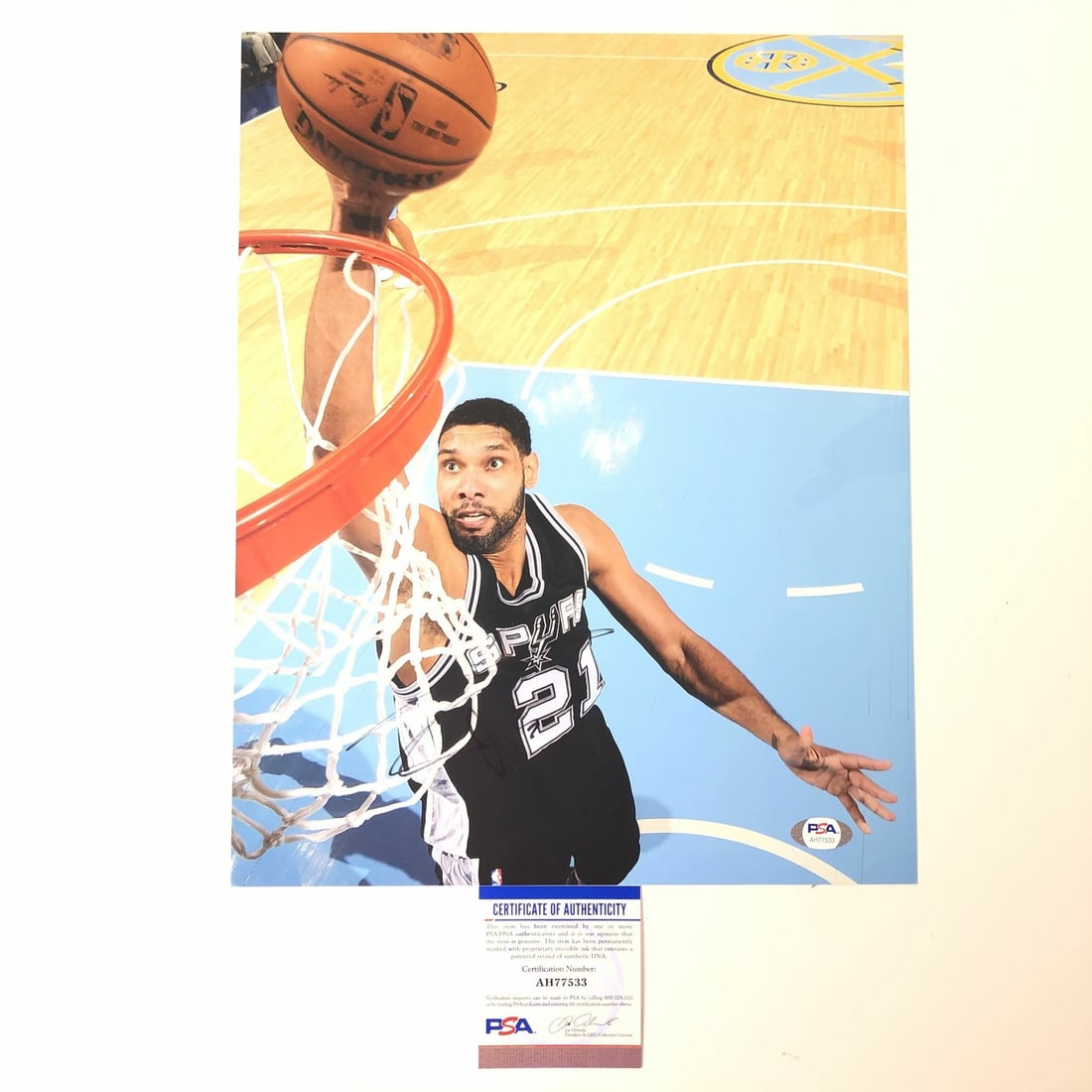 Tim Duncan Autographed 11x14 Photo PSA/DNA San Antonio Spurs: Tim Duncan Autographed 11x14 Photo PSA/DNA San Antonio Spurs This is a professionally printed 11x14 photograph featuring Tim Duncan, one of the most celebrated players in NBA history, known for his re