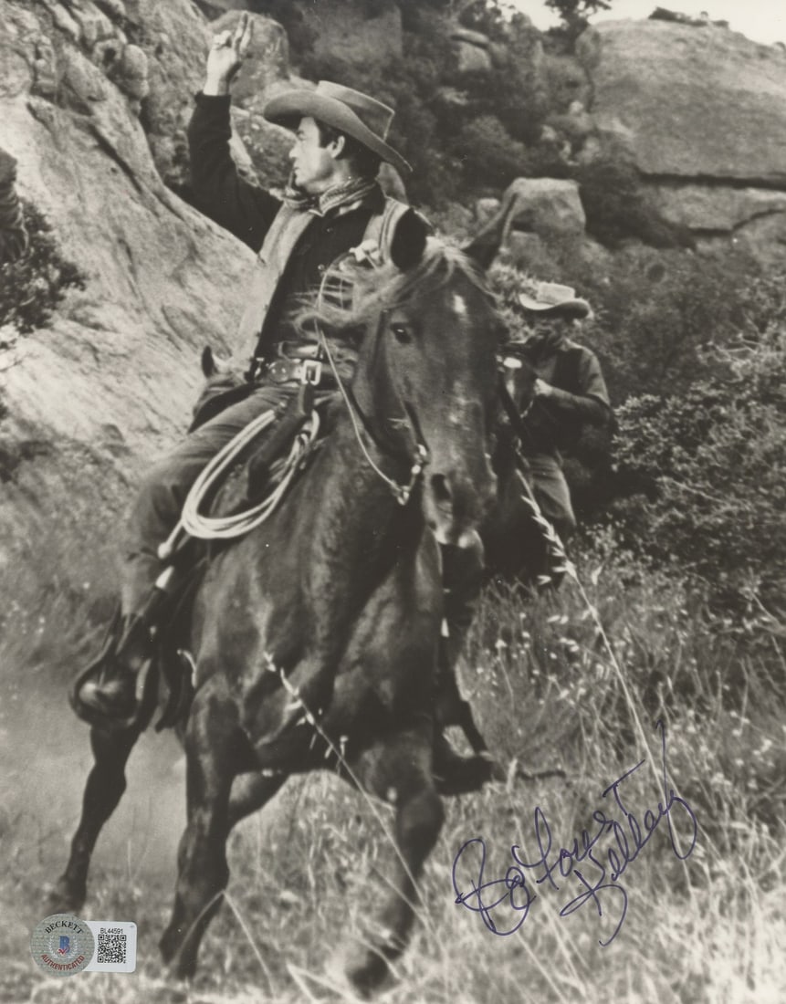 DeForest Kelley Star Trek Signed 8x10 Photo BAS Authenticated: DeForest Kelley Star Trek Signed 8x10 Photo BAS Authenticated This is an authentic signed 8x10 photograph of DeForest Kelley, renowned for his role in Star Trek. The photograph features a clear signat