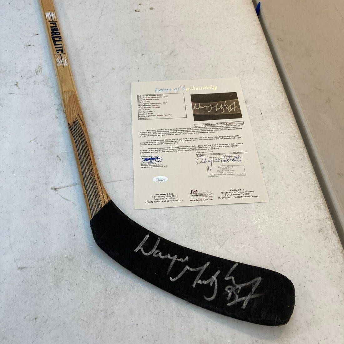 Wayne Gretzky Signed Hespeler Hockey Stick with JSA COA Los Angeles Kings: Wayne Gretzky Signed Hespeler Hockey Stick with JSA COA Los Angeles Kings This is a game-issued Hespeler hockey stick signed by the legendary Wayne Gretzky, a true icon of the NHL. The stick features