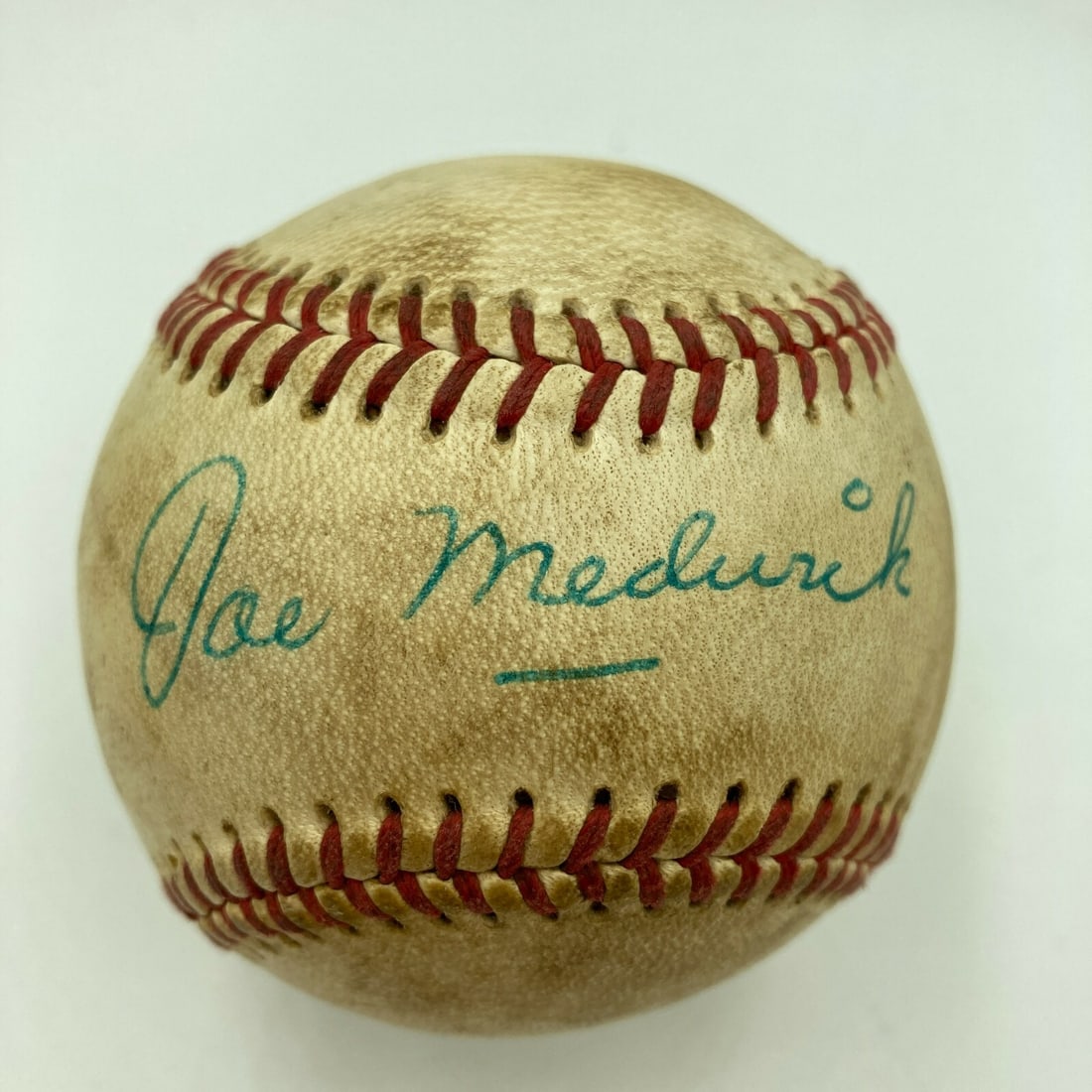 Joe Medwick Single Signed Official National League Baseball JSA COA Rare HOF: Joe Medwick Single Signed Official National League Baseball JSA COA Rare HOF This rare Joe Medwick single signed Official National League Baseball is a must-have for any serious baseball collector. Th