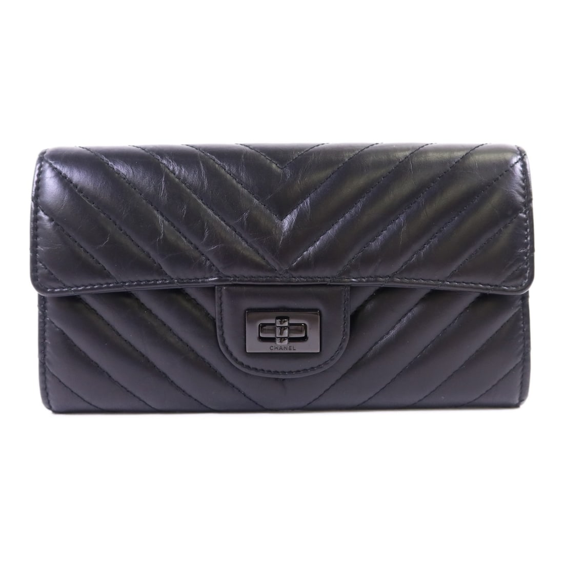 Chanel Black Calfskin 2.55 CC Bifold Leather Wallet: Chanel Black Calfskin 2.55 CC Bifold Leather Wallet This CHANEL CC 2.55 bifold wallet is crafted from black calfskin leather and features a classic bifold design. Made in France, it offers a sophistic