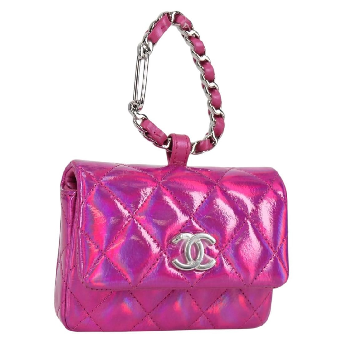 CHANEL Pink Silver Matelasse Pouch Patent Leather Italy Auth: CHANEL Pink Silver Matelasse Pouch Patent Leather Italy Auth This exquisite CHANEL Matelasse Pouch is crafted from high-quality patent leather, featuring a striking pink and silver color scheme. Perfe