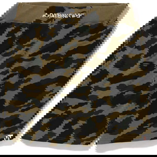 BAPE 1st Camo Green Cotton Fleece Streetwear Sweatshorts Size Large: BAPE 1st Camo Green Cotton Fleece Streetwear Sweatshorts Size Large These A Bathing Ape 1st Camo Green Sweatshorts feature the brand's signature 1st camo print in green, crafted from soft, heavyweight