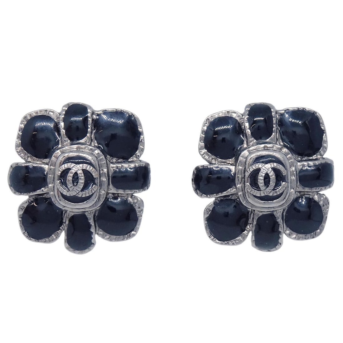 Chanel Black Square Clip-On Button Earrings Silver Plated 08A: Chanel Black Square Clip-On Button Earrings Silver Plated 08A Elevate your accessory collection with these stunning Chanel clip-on earrings. Designed in a sophisticated square shape, these button-styl