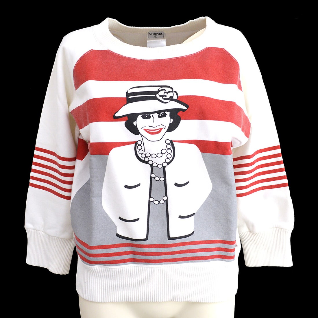 Chanel Mademoiselle Long Sleeve Sweatshirt White Red Cotton Casual: Chanel Mademoiselle Long Sleeve Sweatshirt White Red Cotton Casual Elevate your casual wardrobe with this vintage Chanel Mademoiselle Long Sleeve Sweat Shirt. Crafted from a premium blend of 80% cotto