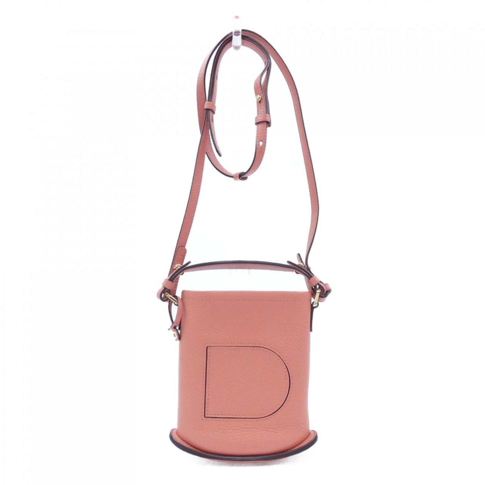 Pink Leather Delvaux Pin Handbag with Belgian Origin: Pink Leather Delvaux Pin Handbag with Belgian Origin This Delvaux Pin handbag is crafted from pink leather and designed for women. It features a structured silhouette with a top handle and metal fitti