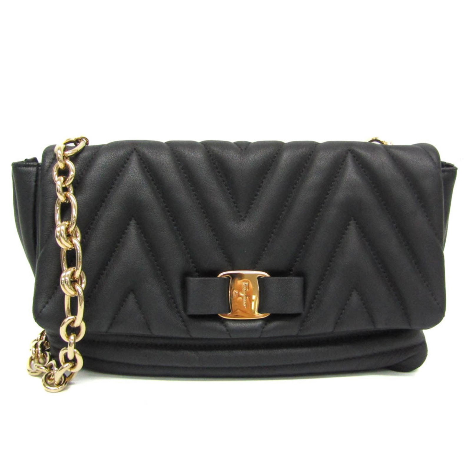 Ferragamo Vara Black Leather Shoulder Bag Italy: Ferragamo Vara Black Leather Shoulder Bag Italy This Salvatore Ferragamo Vara bag is crafted from black leather and features a classic design. It includes a strap for versatile carrying and is made in