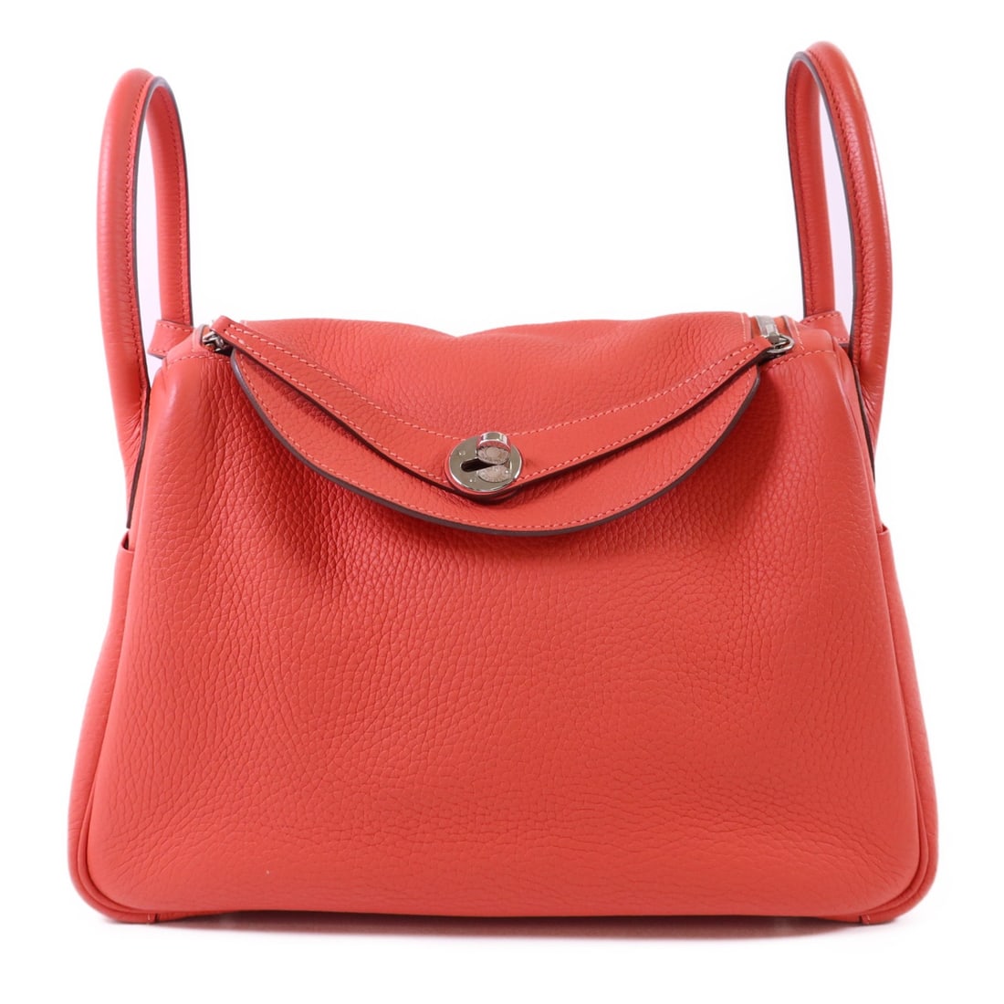 Hermes Lindy 30 Pink Clemence Leather Shoulder Bag with Palladium Hardware: Hermes Lindy 30 Pink Clemence Leather Shoulder Bag with Palladium Hardware This Hermes Lindy 30 is a versatile 2-way shoulder handbag crafted from Clemence leather in a Rose Jaipur pink color. It feat
