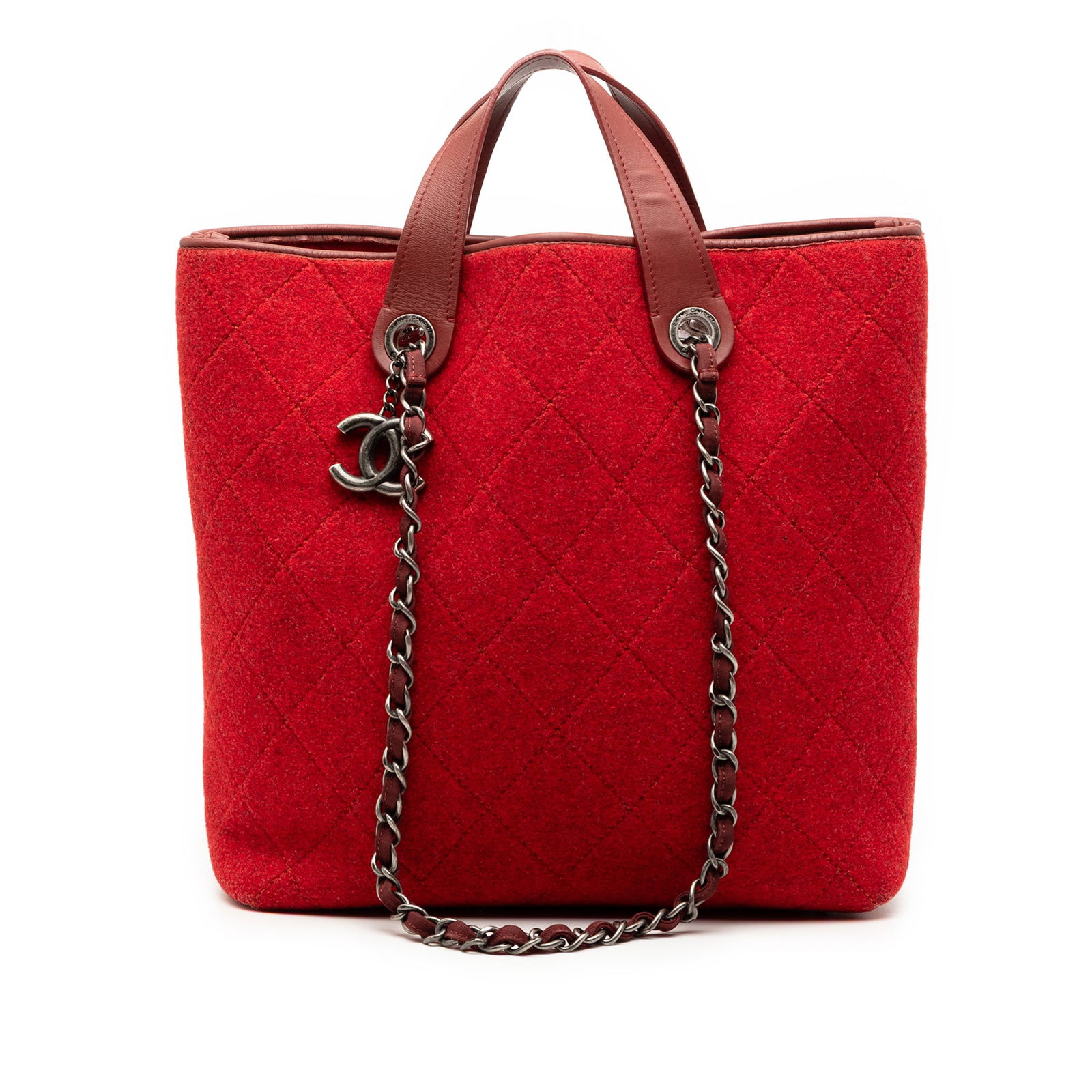 Chanel Medium Quilted Felt Pop Tote Bag with Leather Handles: Chanel Medium Quilted Felt Pop Tote Bag with Leather Handles This Chanel Medium CC Quilted Felt Pop Tote features a quilted felt body in red, flat leather handles, fabric-woven chain straps, an open t
