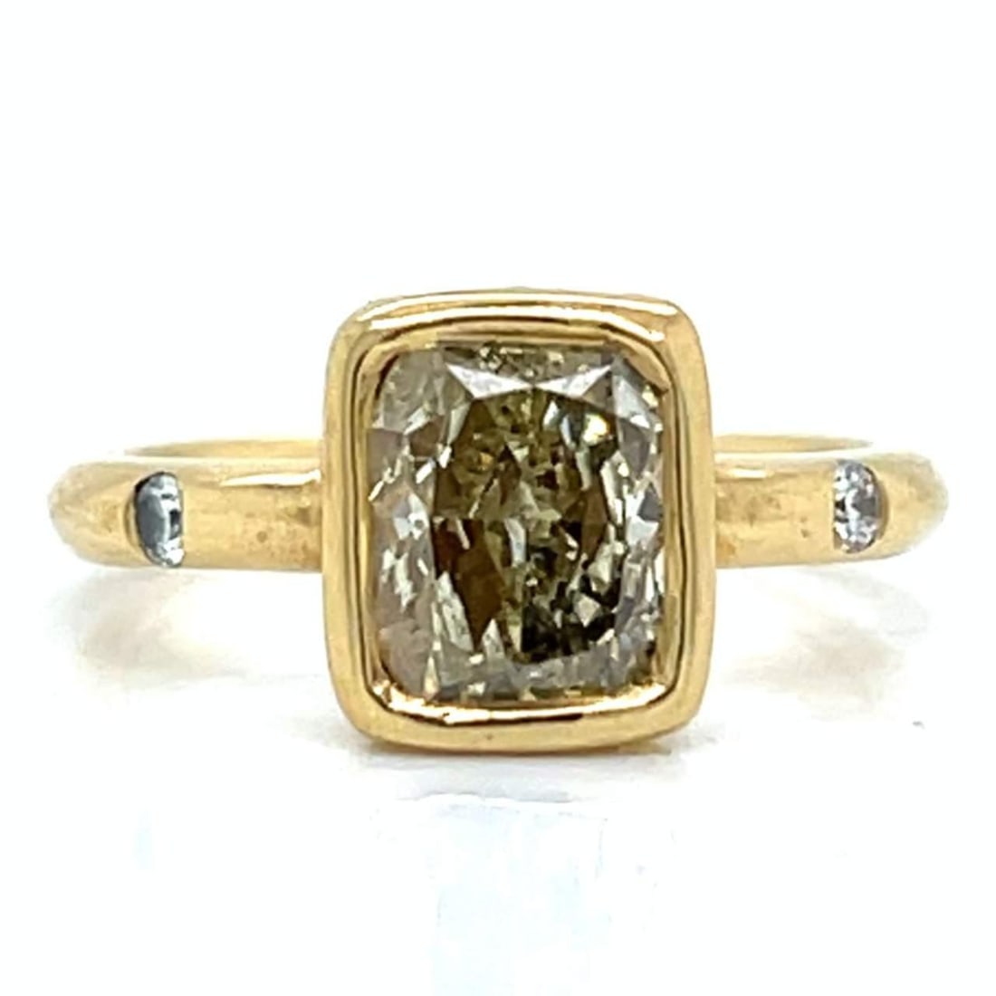 18K Yellow Gold 2.01 Ct Fancy Brownish Yellow Diamond Ring: 18K Yellow Gold 2.01 Ct Fancy Brownish Yellow Diamond Ring This exquisite 18K Yellow Gold ring features a stunning 2.01 Ct. Fancy Brownish Yellow Diamond, radiating a warm and vibrant hue. Weighing 4.