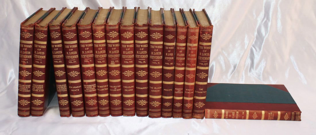 15 Volume Collection of Robert Louis Stevenson Works 1900 Hardcover: 15 Volume Collection of Robert Louis Stevenson Works 1900 Hardcover Discover a magnificent collection of the works of Robert Louis Stevenson, presented in 15 volumes published in New York around 1900.