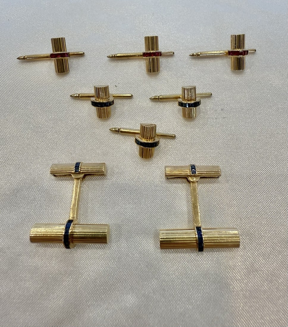 Elegant 8 Piece 14K Yellow Gold Ruby Sapphire Cufflinks Studs Set: Elegant 8 Piece 14K Yellow Gold Ruby Sapphire Cufflinks Studs Set Elevate your formal attire with this stunning 8-piece dress set, expertly crafted from 14k yellow gold. This set features two sapphire