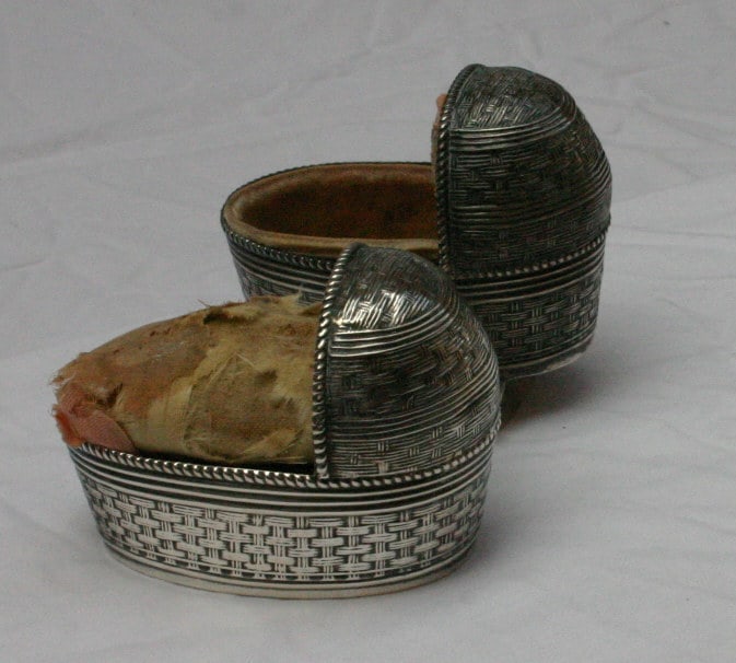 19th Century Austrian Sterling Silver Miniature Baby Cribs Pair: 19th Century Austrian Sterling Silver Miniature Baby Cribs Pair This exquisite pair of 19th-century Austrian sterling silver baby cribs showcases an elegant design, perfect for collectors or as a uniq