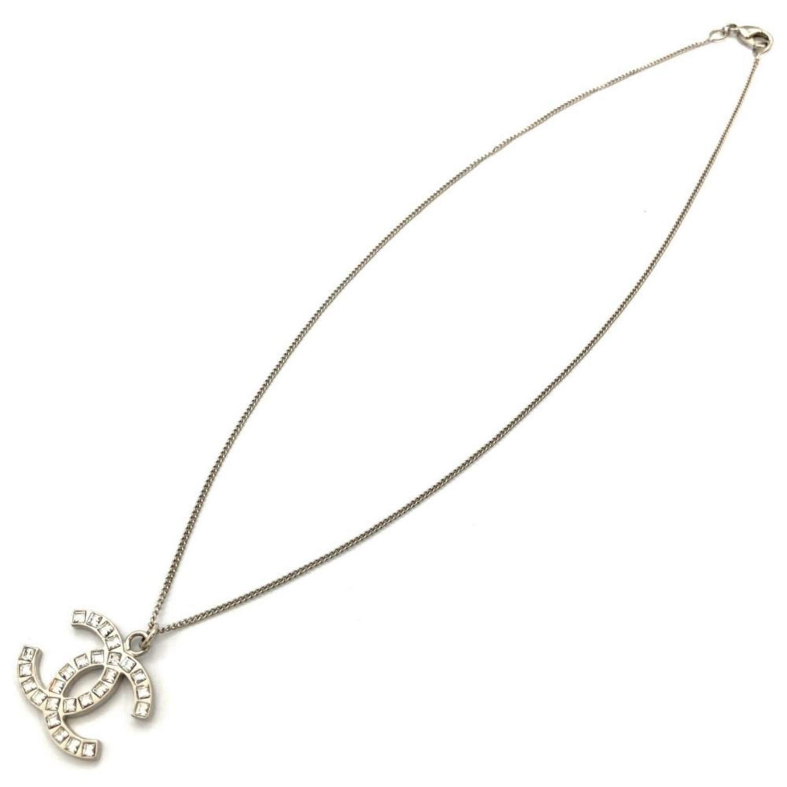 Chanel Coco Mark Silver Metal Necklace with Pendant 41cm: Chanel Coco Mark Silver Metal Necklace with Pendant 41cm This is a Chanel Coco Mark necklace designed for women, featuring a silver-toned metal construction. The necklace includes a pendant and showca