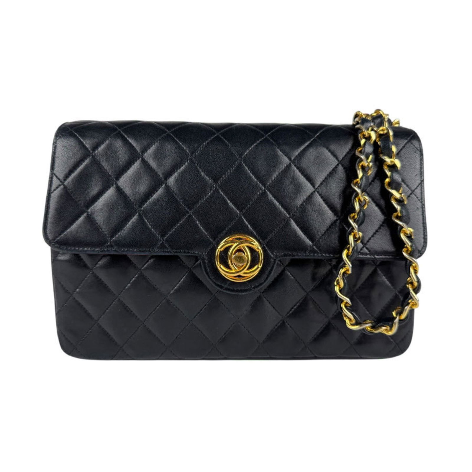 Black Leather Chanel Single Flap Bag 20cm France: Black Leather Chanel Single Flap Bag 20cm France This Chanel Single Flap bag features a black leather exterior and is designed for women. The bag is crafted in France and comes with dimensions of 20 c