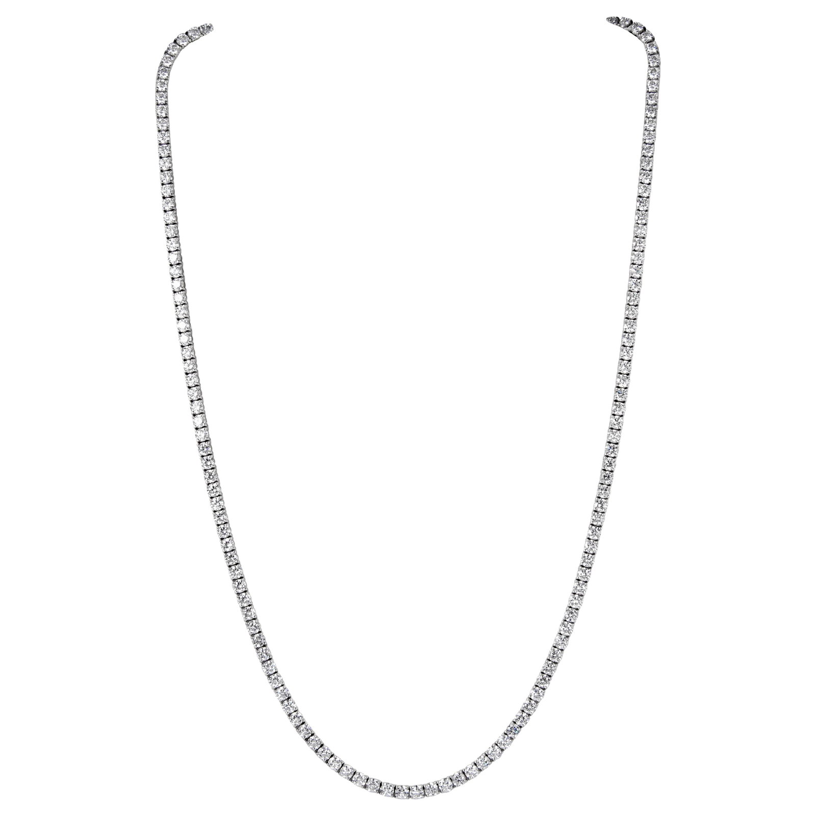 39.07ct Diamond Tennis Necklace 18k White Gold 31in: 39.07ct Diamond Tennis Necklace 18k White Gold 31in This exquisite diamond tennis necklace features a stunning total of 39.07 carats of round brilliant diamonds, elegantly set in luxurious 18 karat wh
