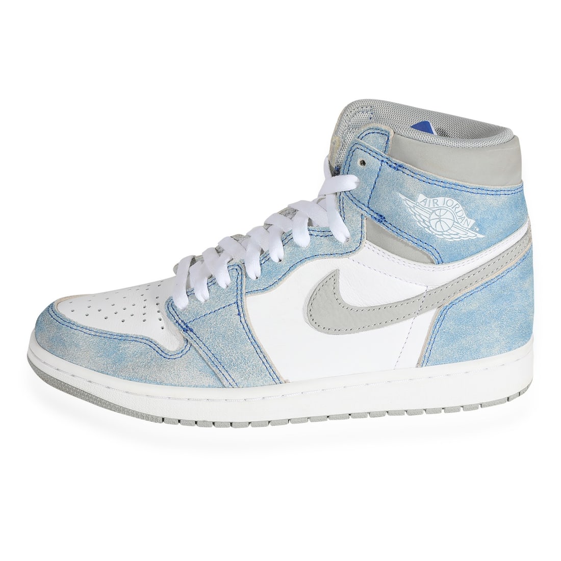 Air Jordan 1 Retro High OG Hyper Royal Men's Sneakers 8.5: Air Jordan 1 Retro High OG Hyper Royal Men's Sneakers 8.5 The Air Jordan 1 Retro High OG 'Hyper Royal' is a stylish basketball sneaker designed for men. This pre-owned sneaker features a combination o