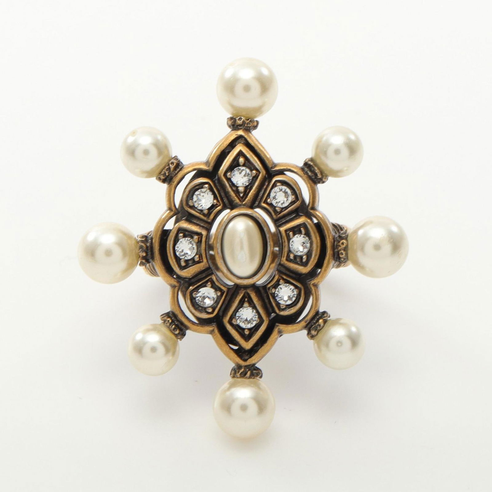 Gold Plated Women's Bracelet by Gucci 6.5 Inch Italian Design: Gold Plated Women's Bracelet by Gucci 6.5 Inch Italian Design This Gucci item is crafted from gold-plated material in a gold color, designed for women. Made in Italy, it features a size of 6.5. The it