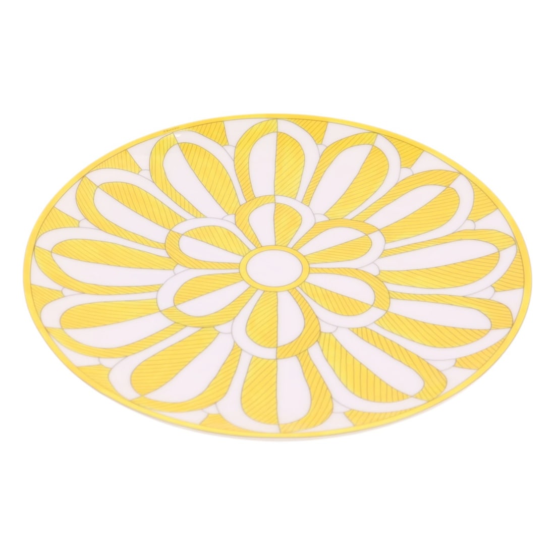 Pair of Soleil d'Hermes Yellow Porcelain Dessert Plates: Pair of Soleil d'Hermes Yellow Porcelain Dessert Plates Set of two Hermes Soleil d'Hermes dessert plates crafted from porcelain in yellow. These tableware pieces are made in France and feature a prist
